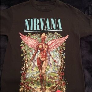 Men’s T-shirt.